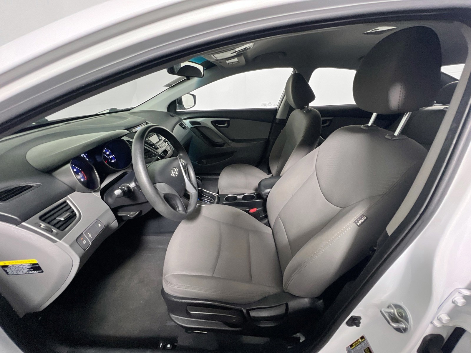 2016 Hyundai Elantra - Photo 12