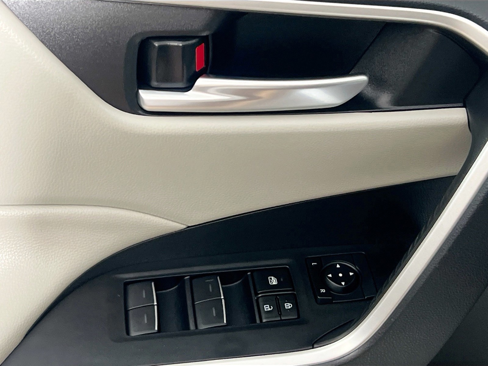 2024 Toyota RAV4 Hybrid - Photo 14