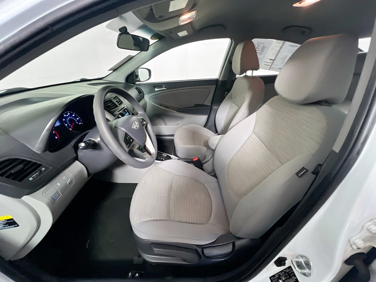 2017 Hyundai Accent - Photo 12