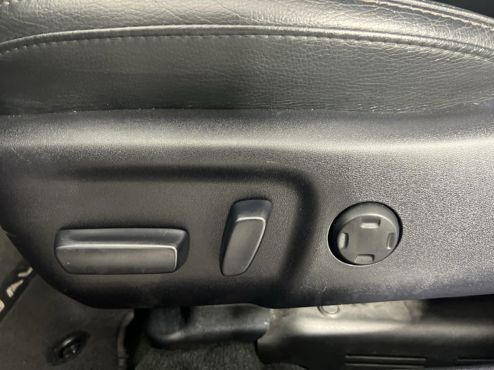 2013 Toyota Avalon - Photo 13