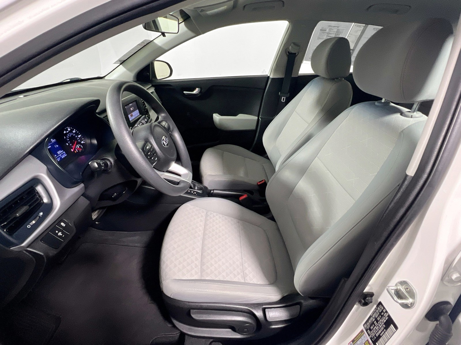2018 Kia Rio - Photo 11