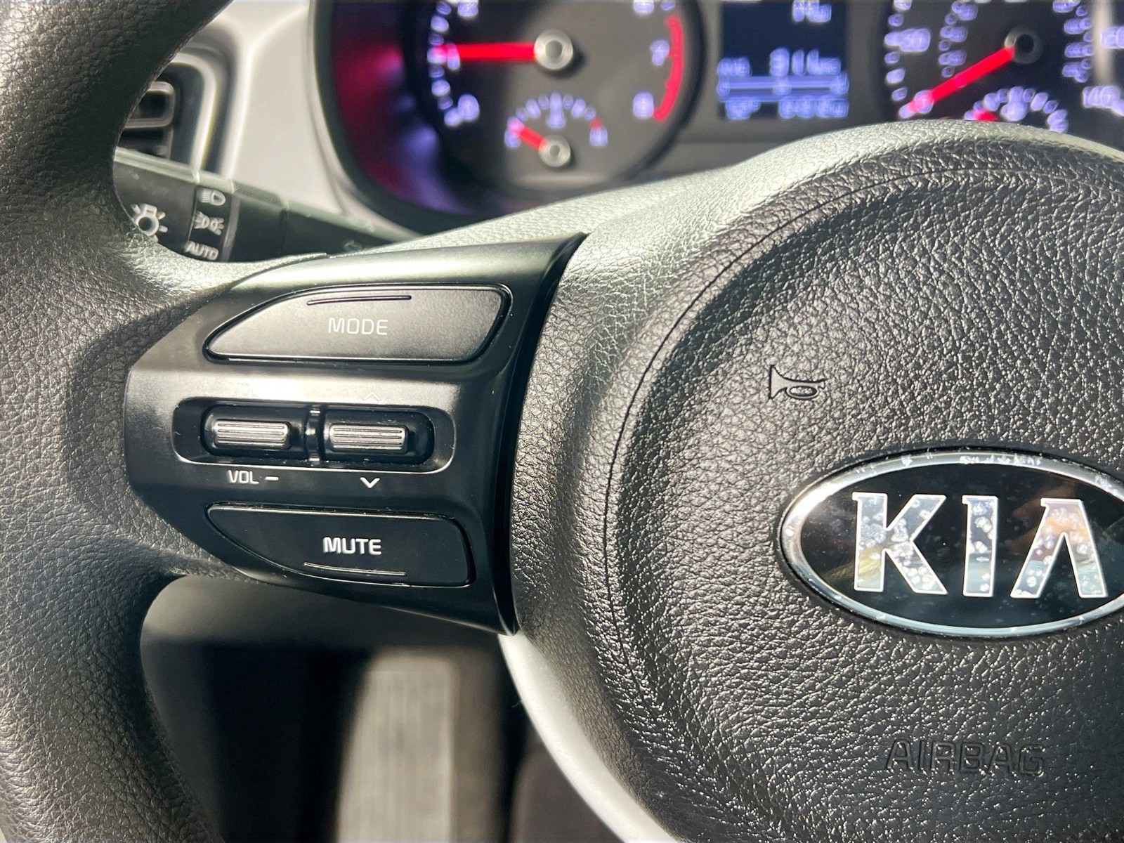 2018 Kia Rio - Photo 15