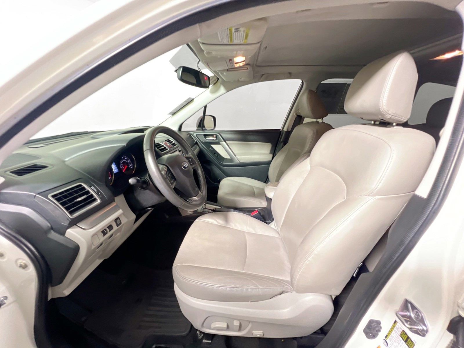 2016 Subaru Forester - Photo 12