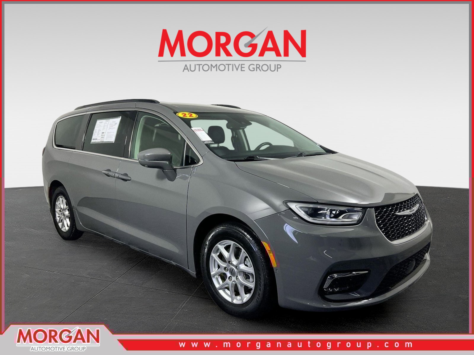 2022 Chrysler Pacifica Touring L's photo