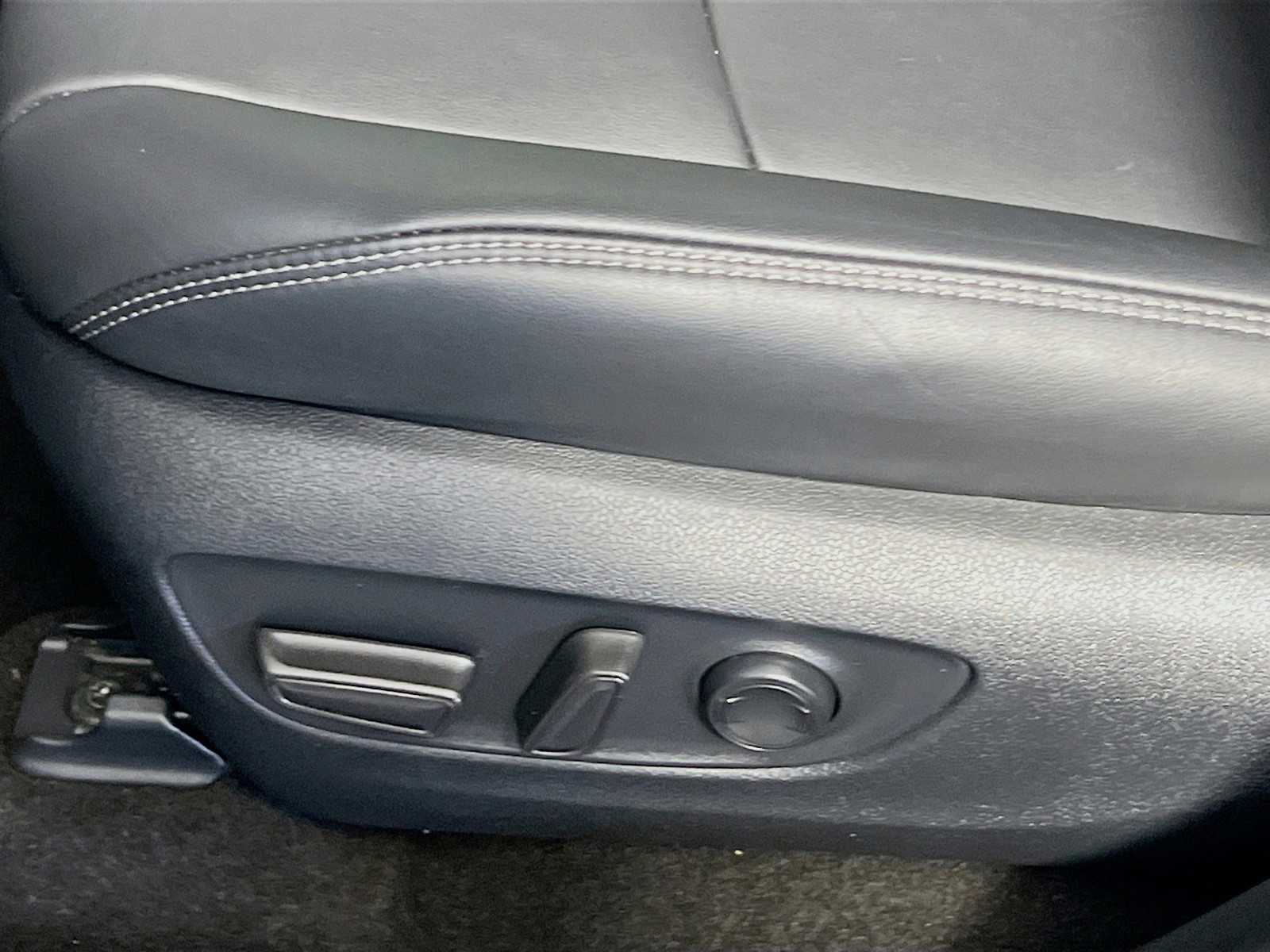 2023 Toyota RAV4 - Photo 13