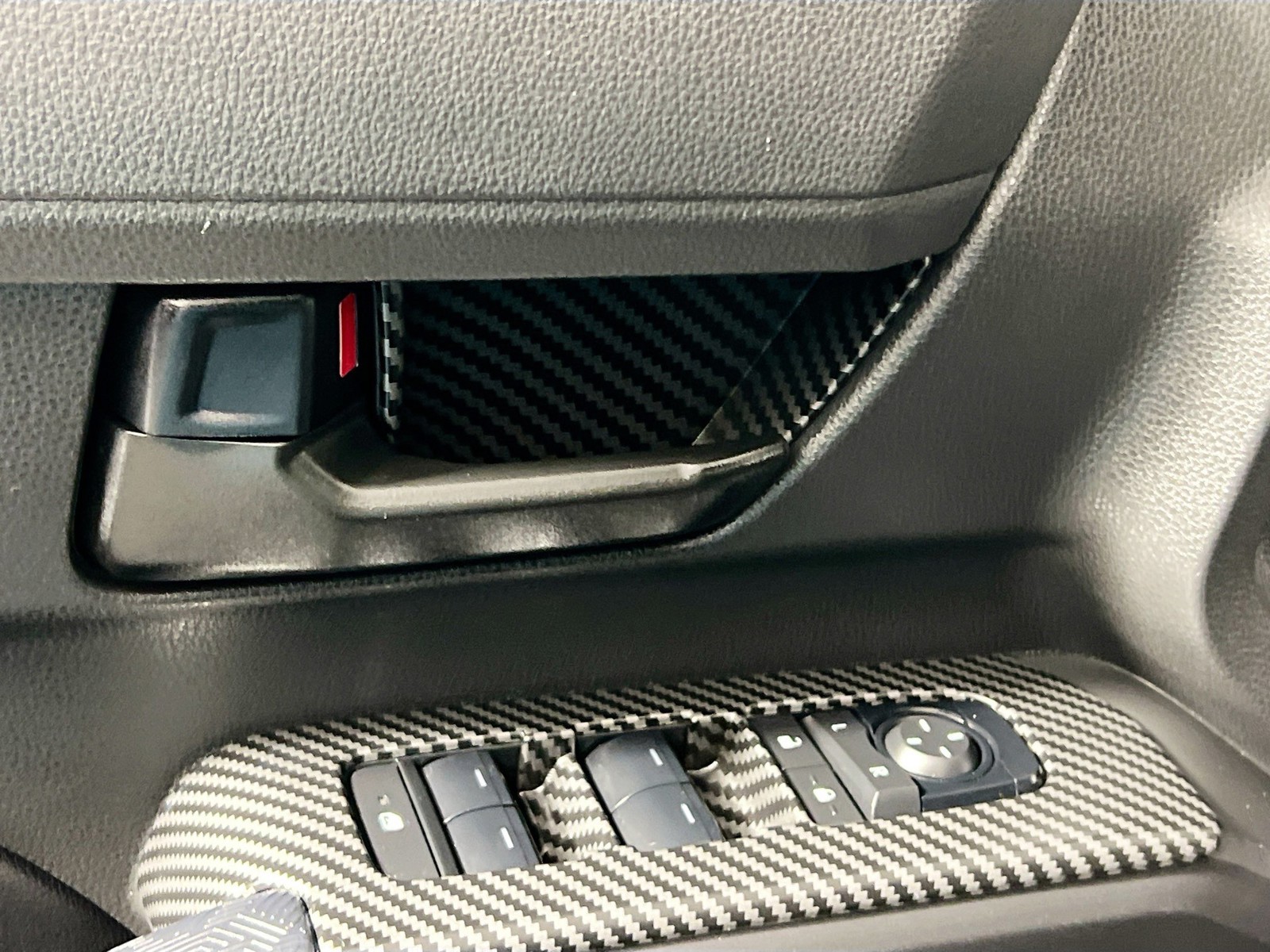2024 Toyota Tacoma - Photo 14