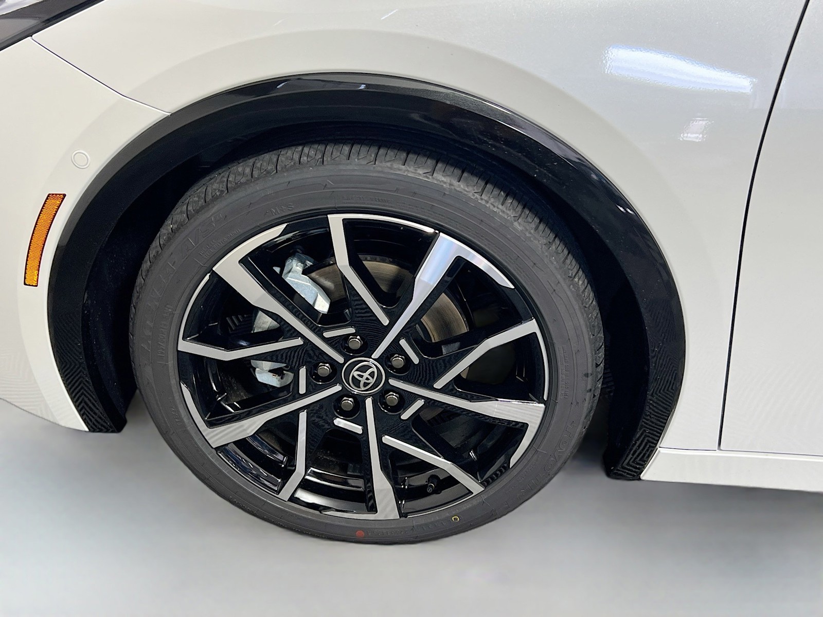 2026 Toyota Prius Plug-In Hybrid - Photo 11