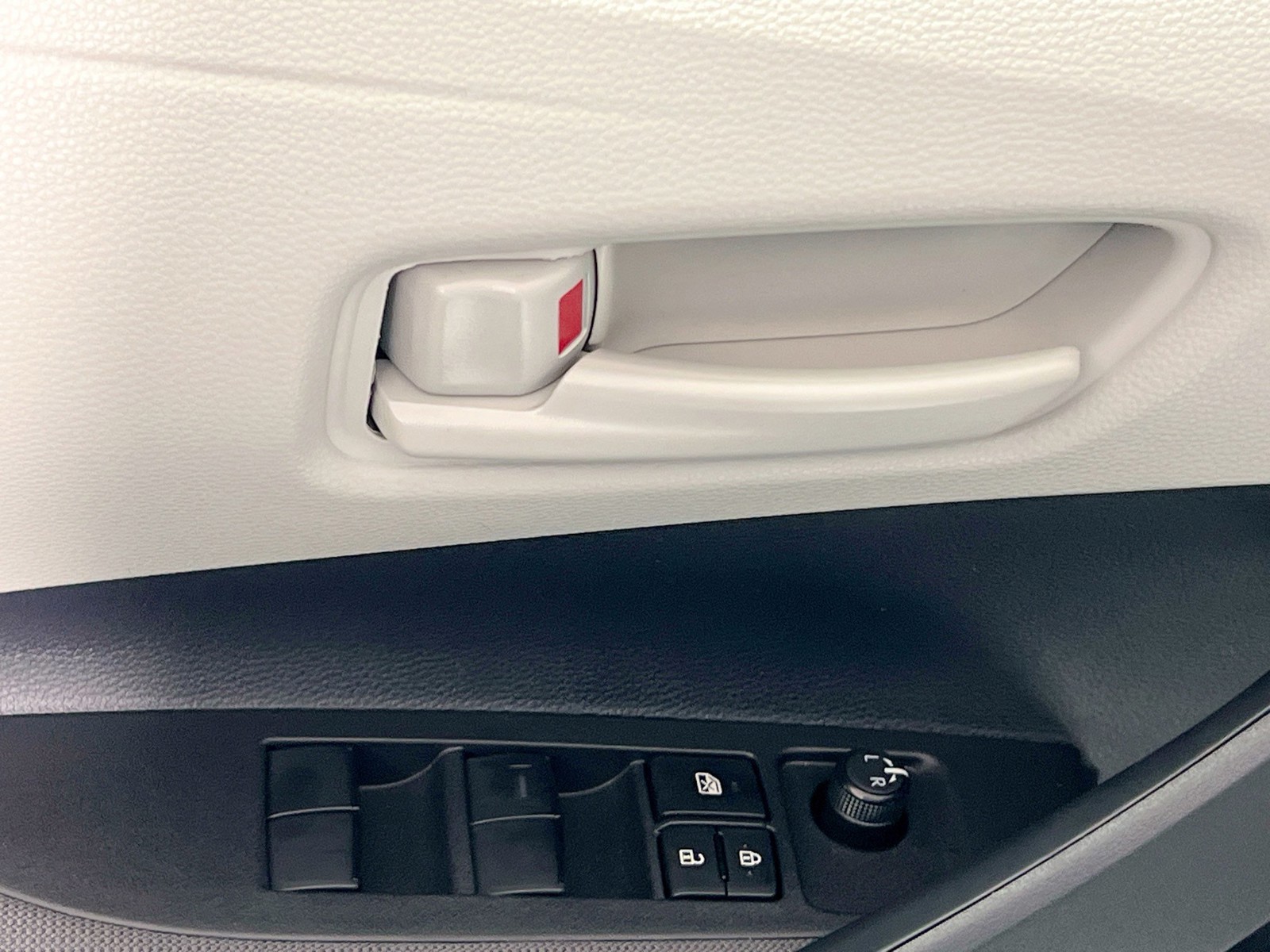 2026 Toyota Corolla - Photo 14
