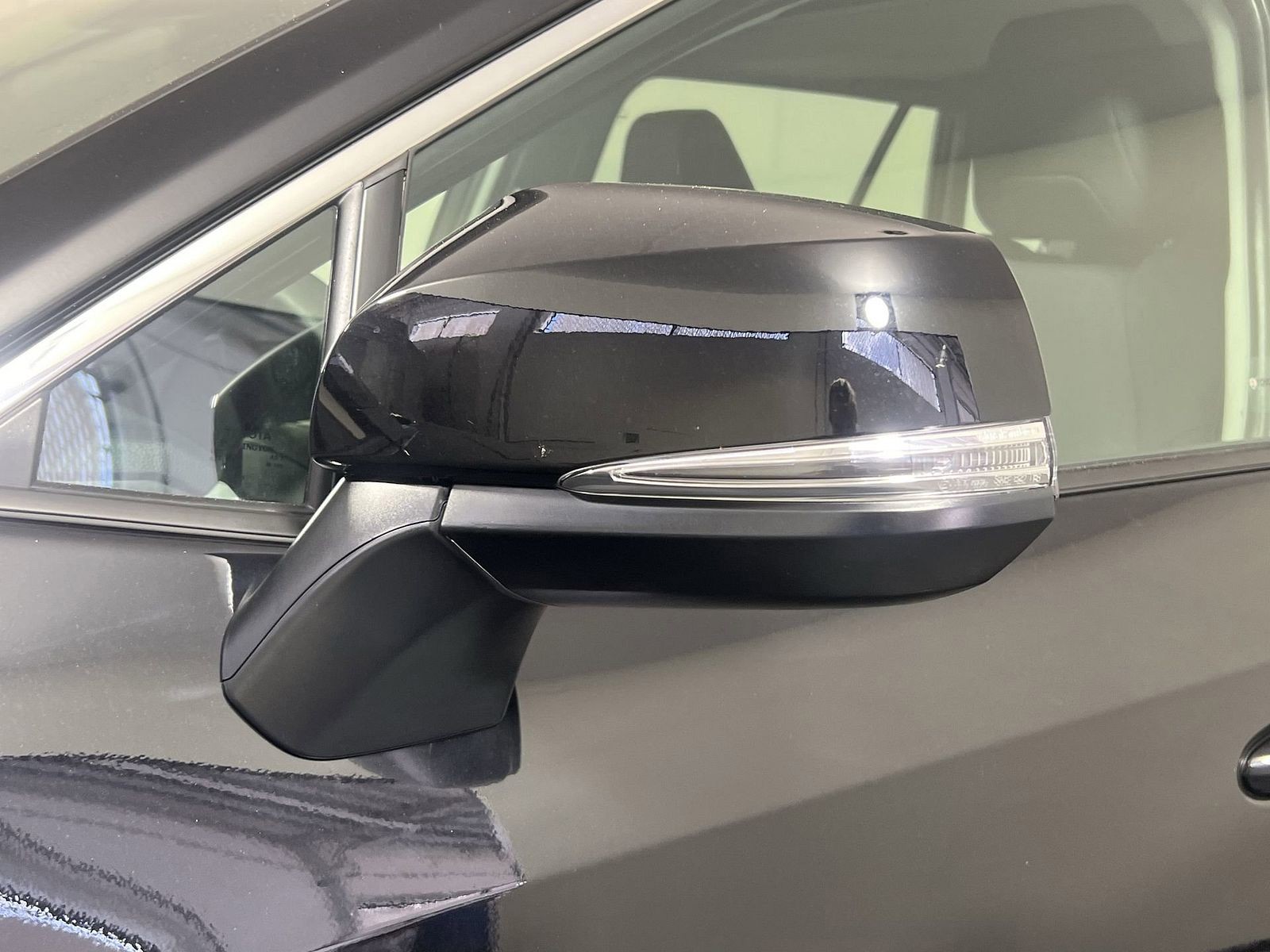 2024 Toyota RAV4 - Photo 10