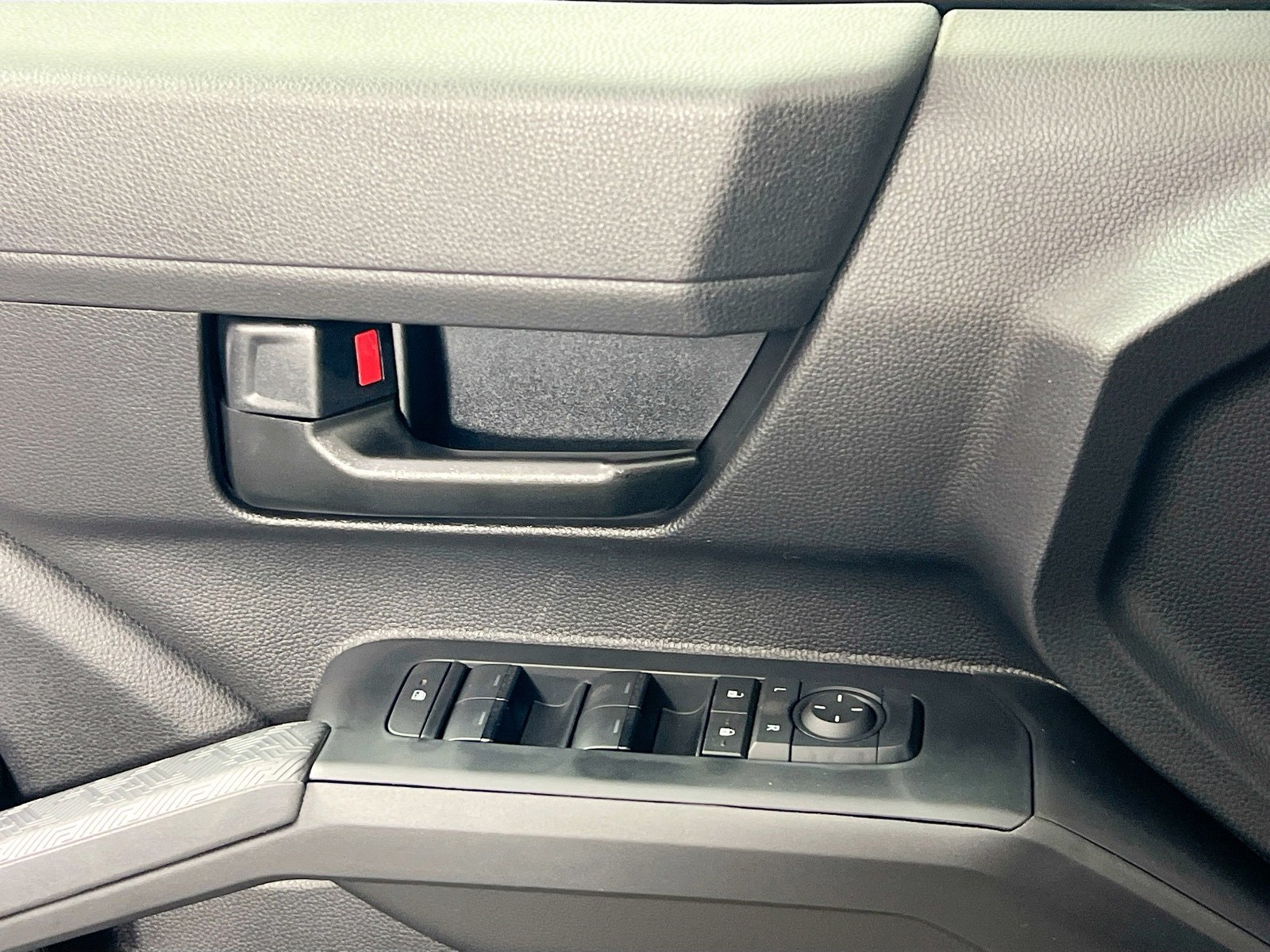 2025 Toyota Tacoma 2WD - Photo 14