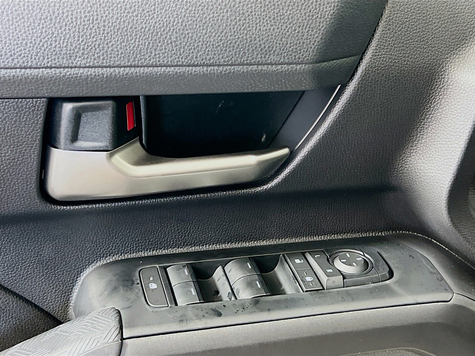 2025 Toyota Tacoma 4WD - Photo 14