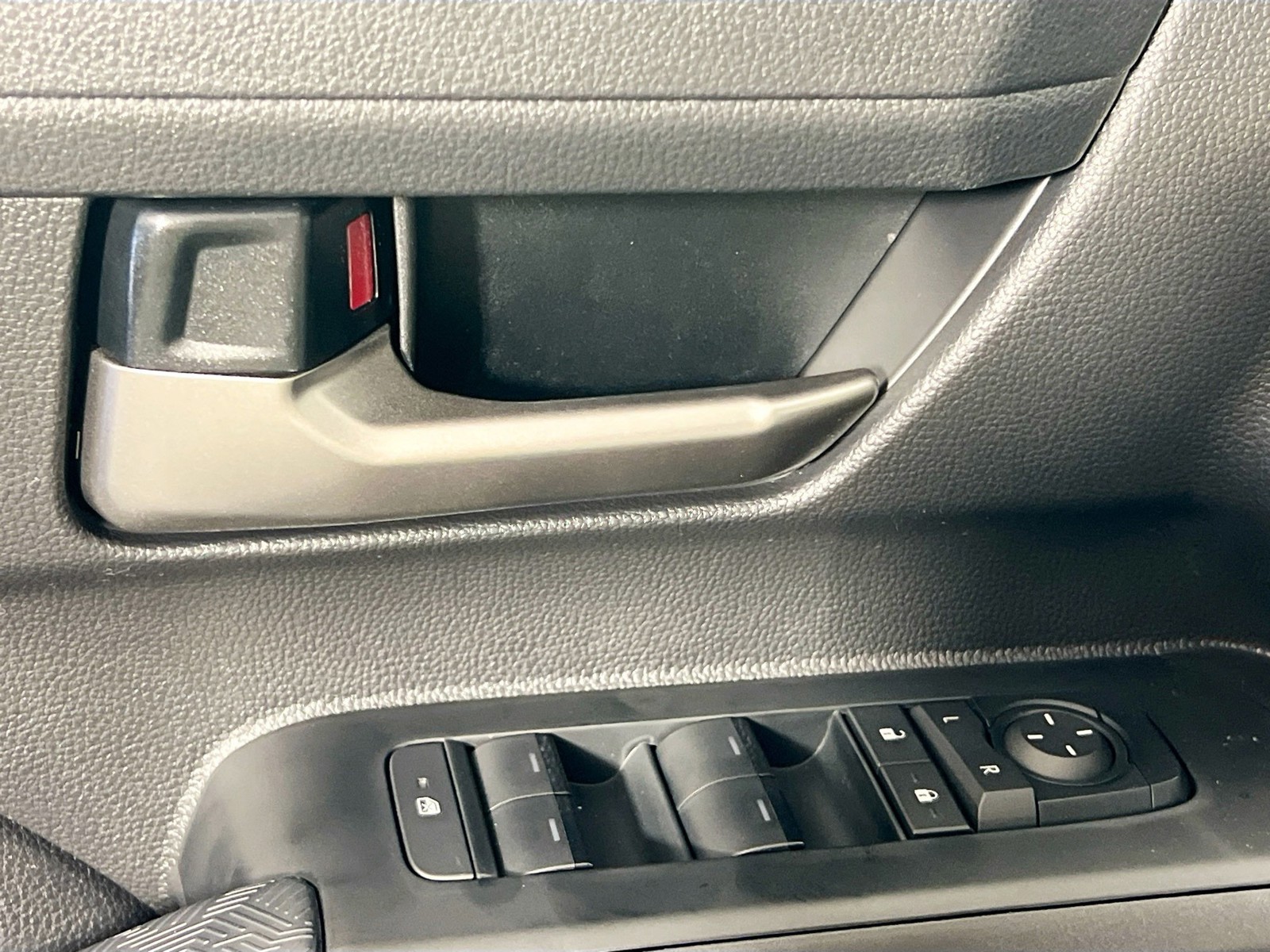 2025 Toyota Tacoma 4WD - Photo 14