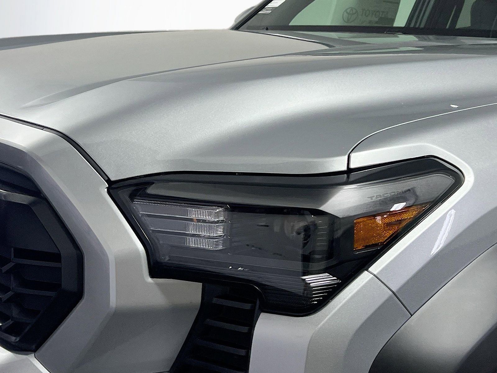 2025 Toyota Tacoma 4WD - Photo 9