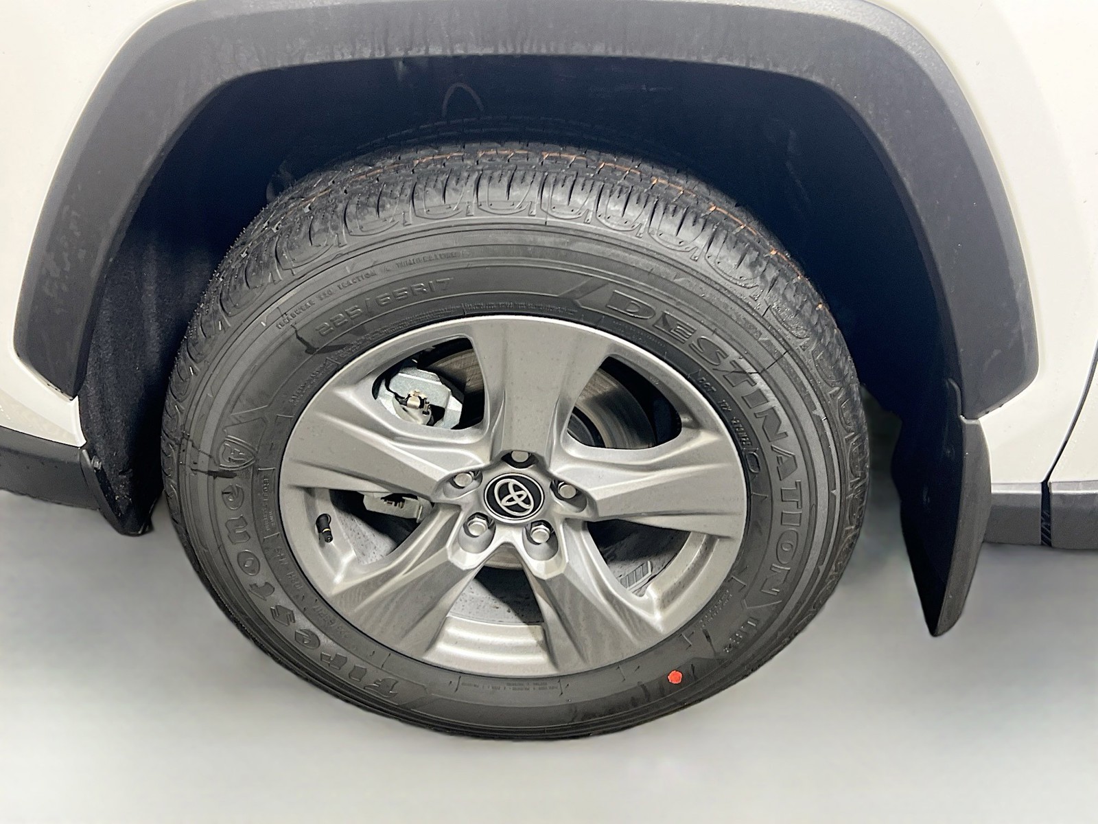 2025 Toyota RAV4 - Photo 11
