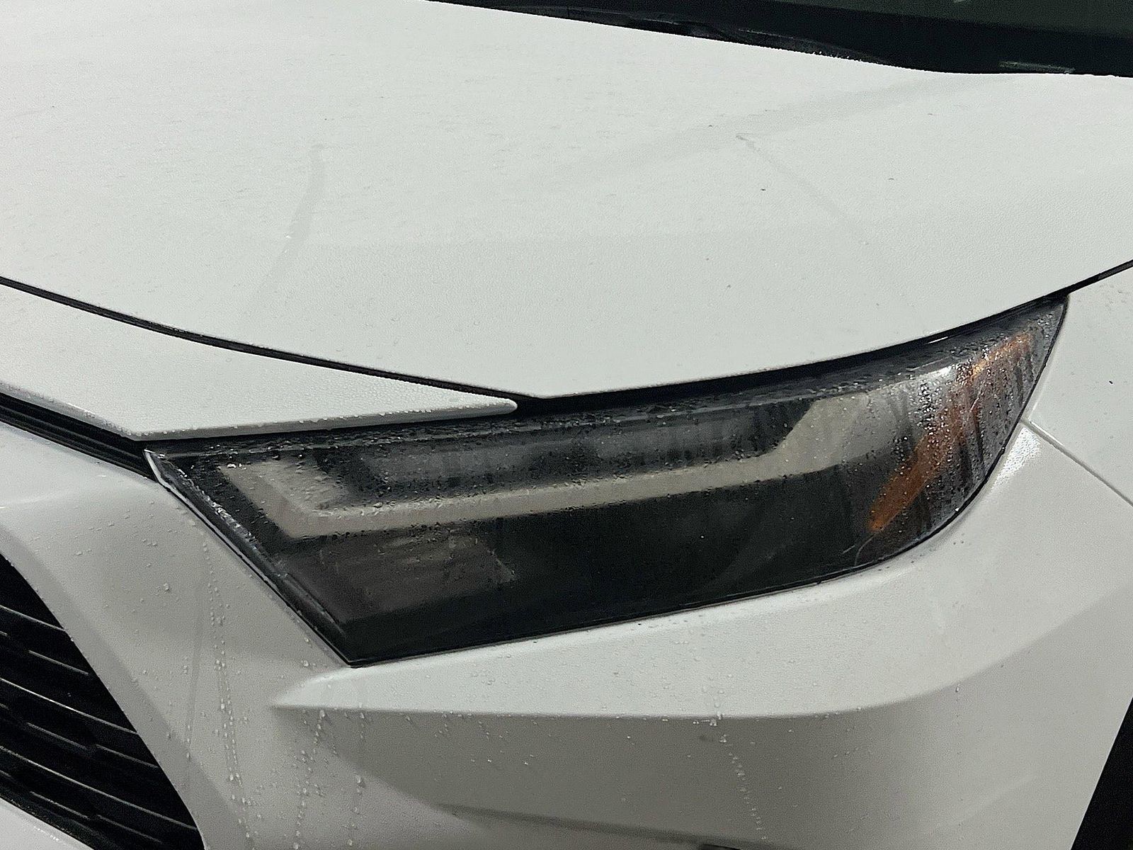 2025 Toyota RAV4 - Photo 9