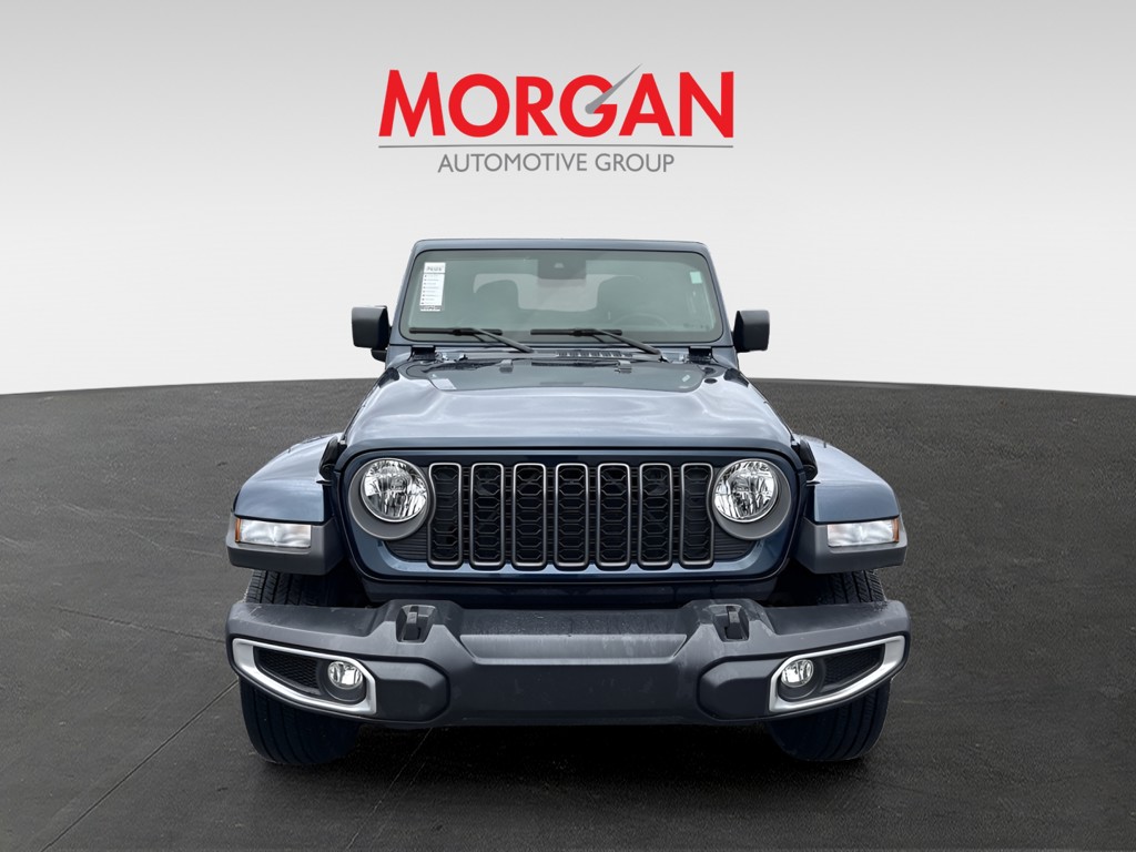 2025 Jeep Gladiator - Photo 3