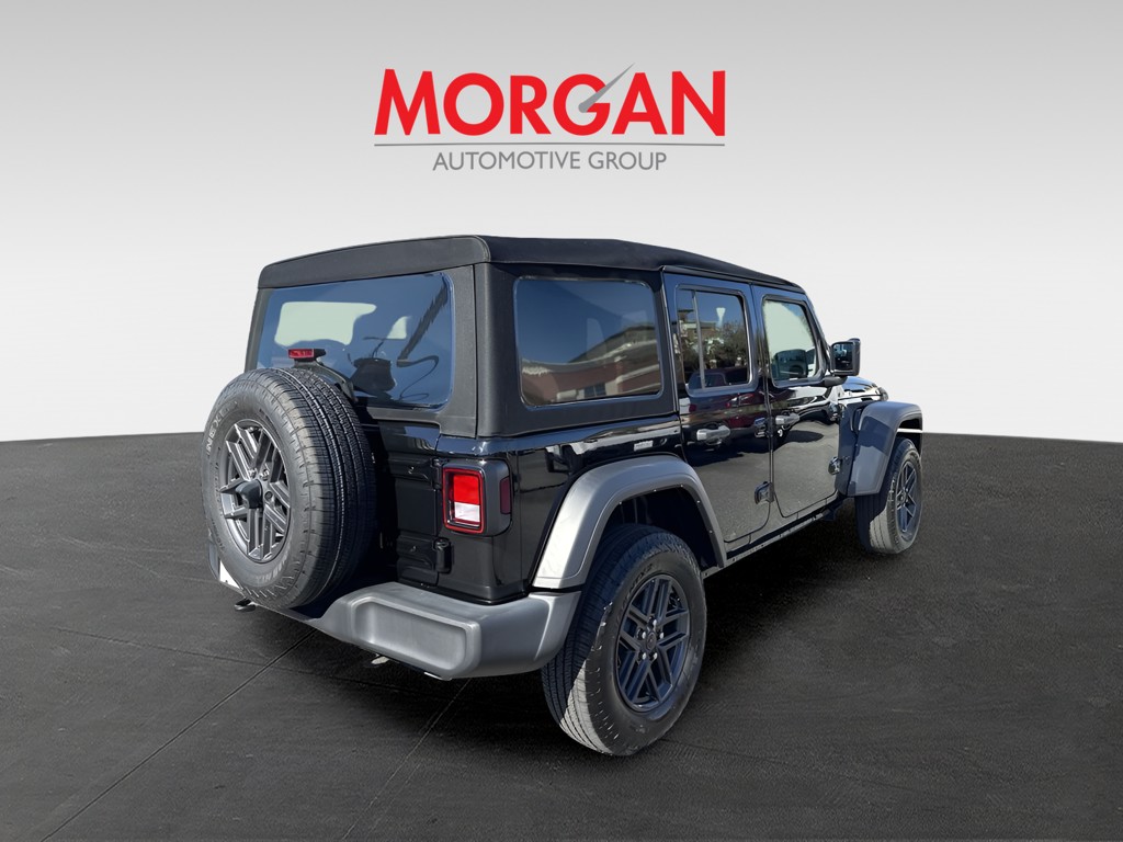 2024 Jeep Wrangler - Photo 4