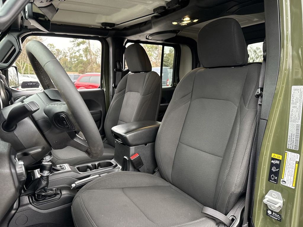 2023 Jeep Gladiator - Photo 11