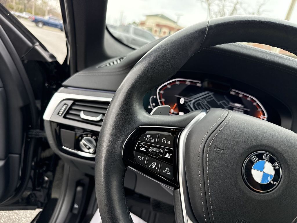 2021 BMW 5 Series - Photo 14