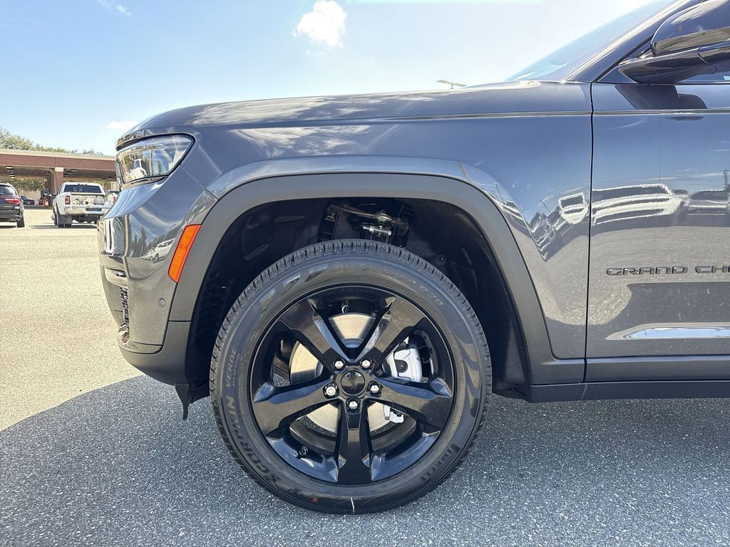 2025 Jeep Grand Cherokee L - Photo 10