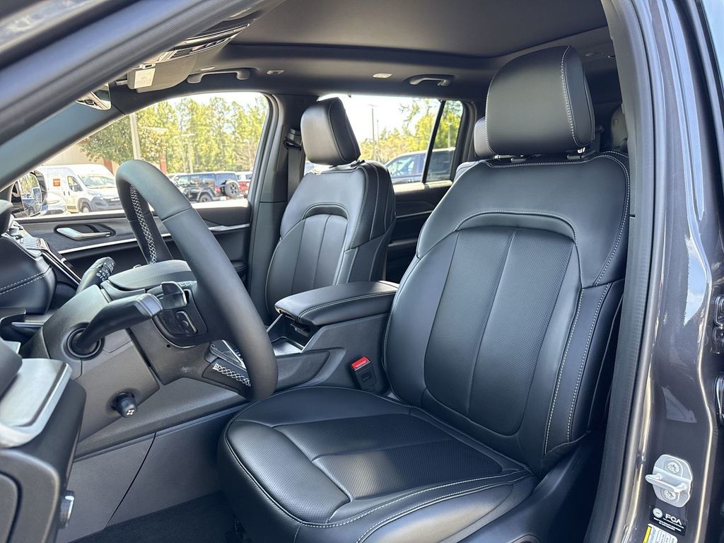 2025 Jeep Grand Cherokee L - Photo 11