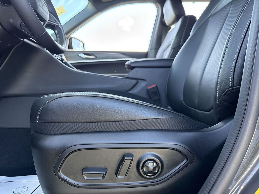 2025 Jeep Grand Cherokee L - Photo 12