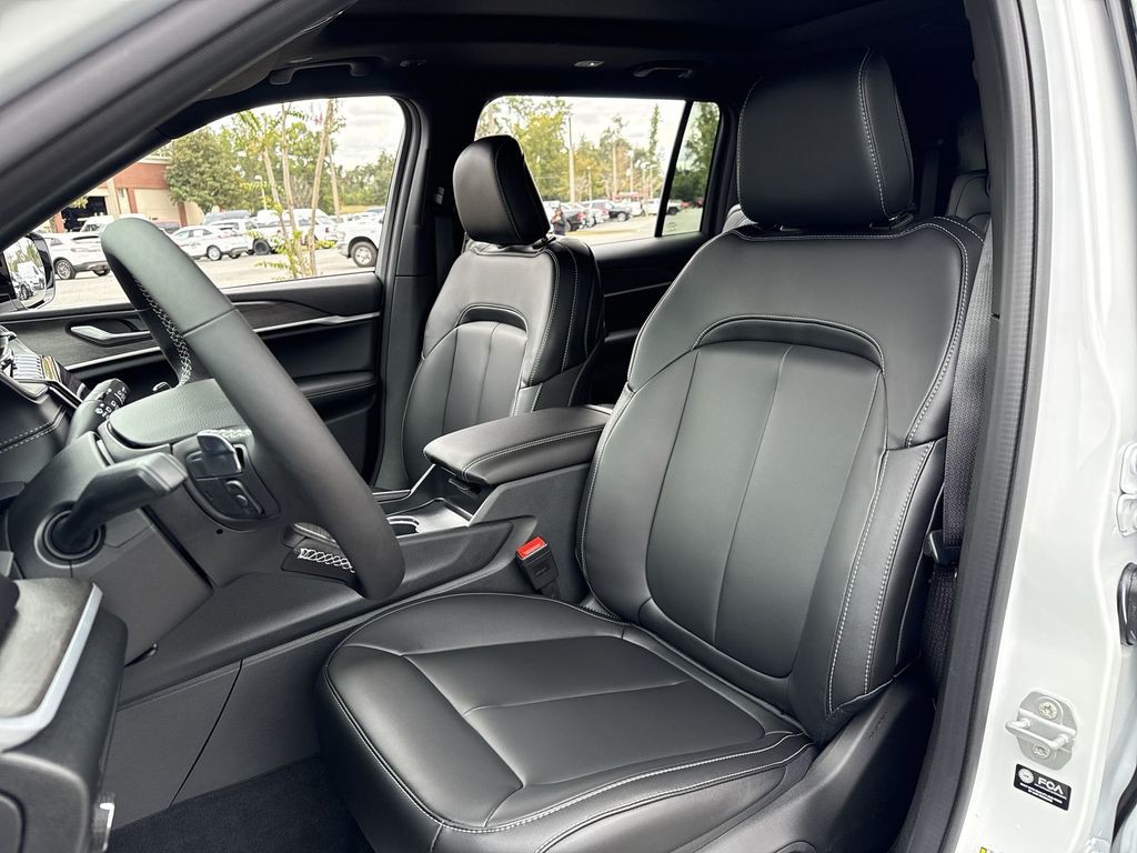 2025 Jeep Grand Cherokee L - Photo 11
