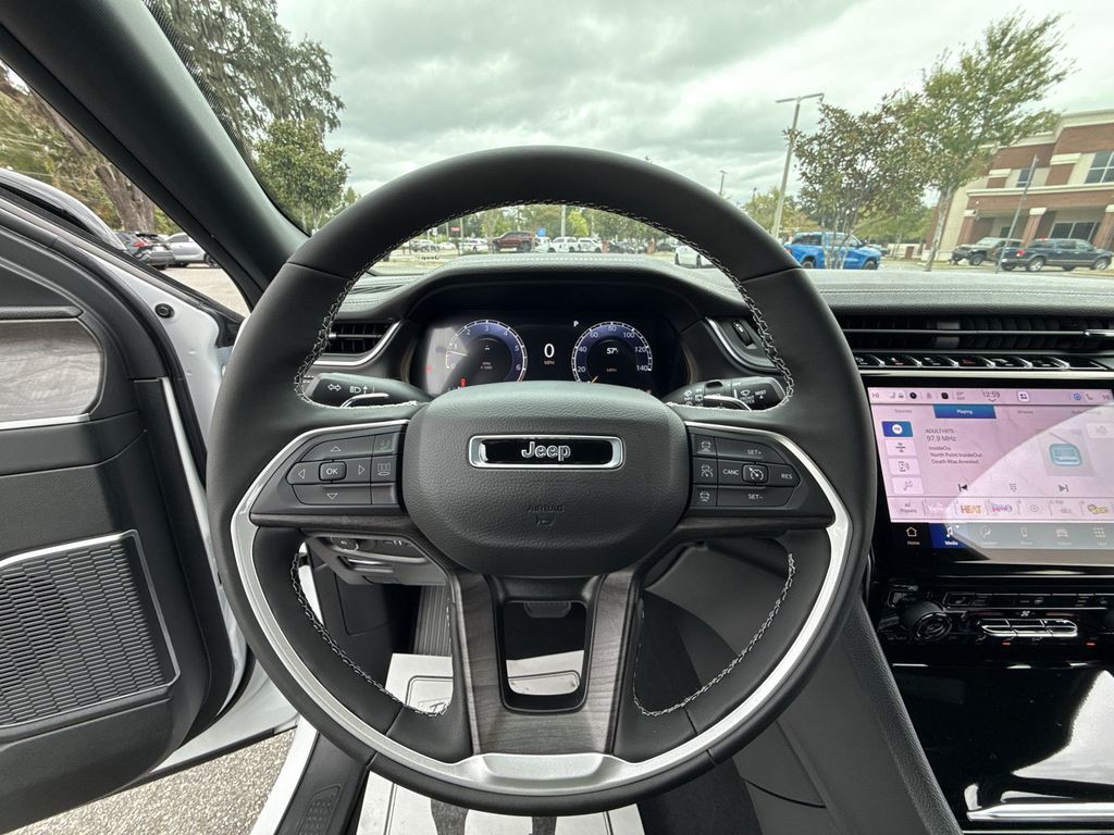 2025 Jeep Grand Cherokee L - Photo 13