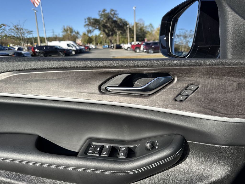 2025 Jeep Grand Cherokee - Photo 12