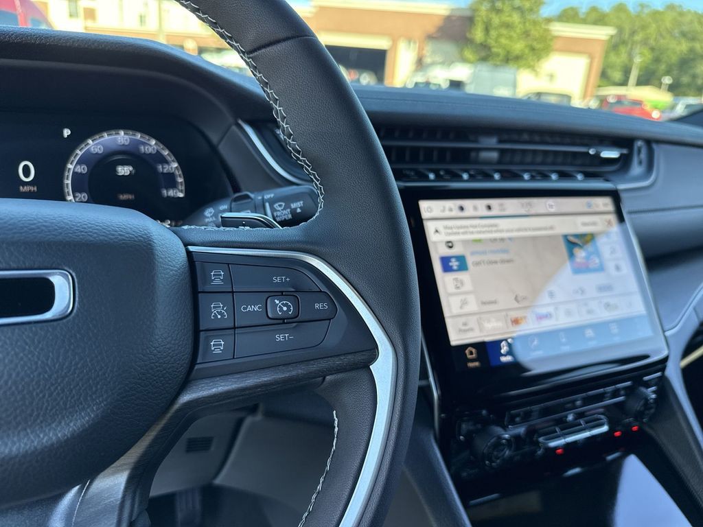 2025 Jeep Grand Cherokee - Photo 15