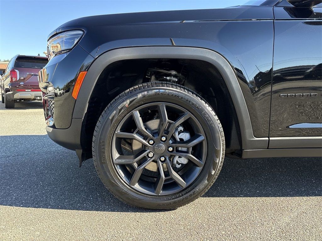 2025 Jeep Grand Cherokee - Photo 10