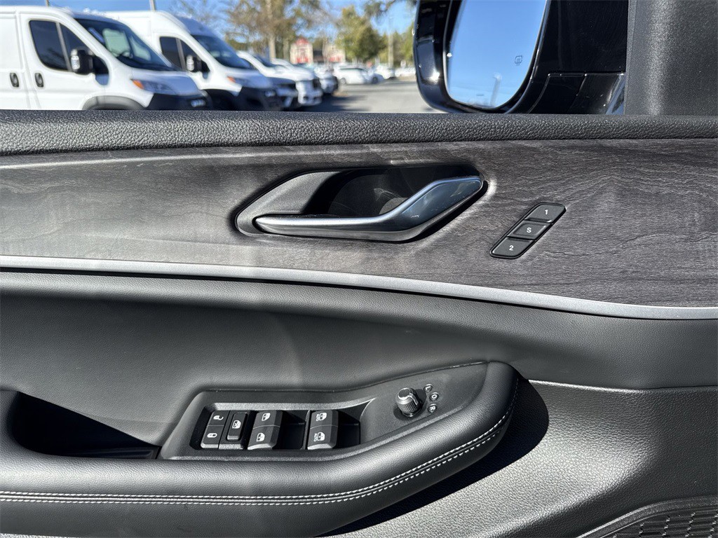 2025 Jeep Grand Cherokee - Photo 12