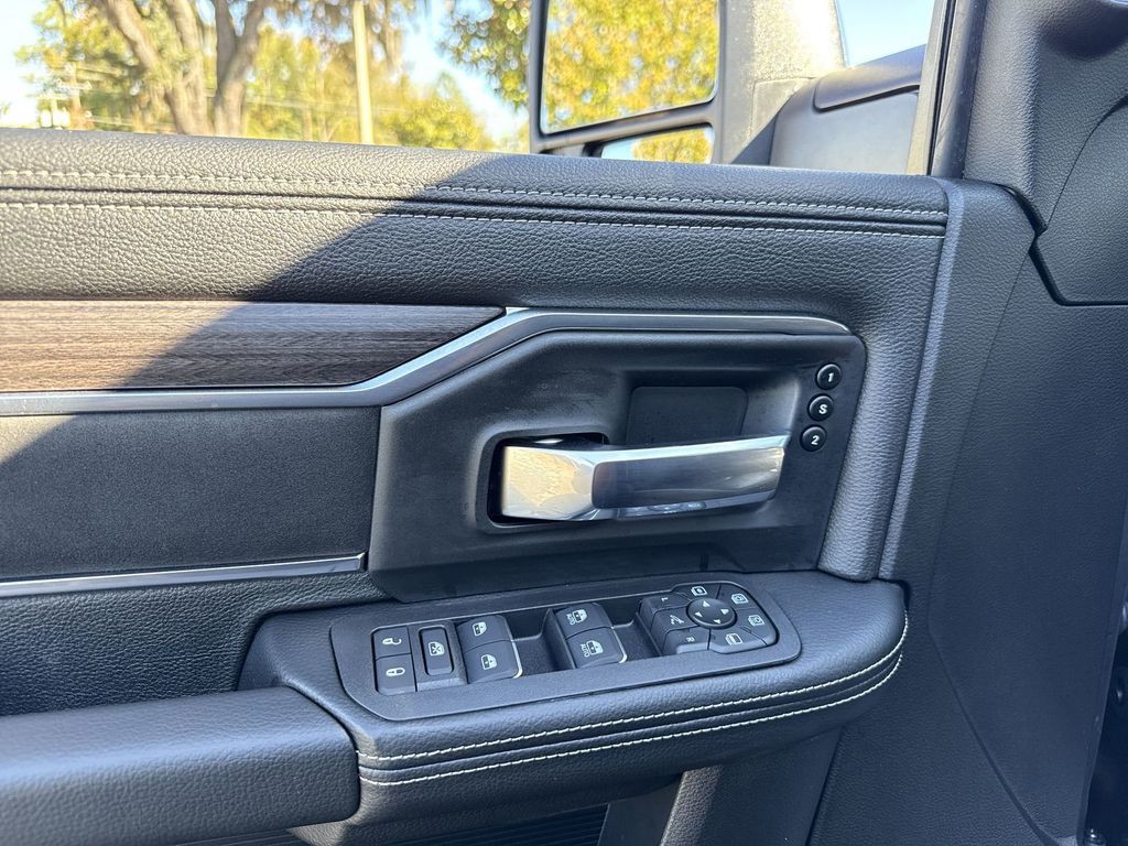 2026 Ram 3500 - Photo 13