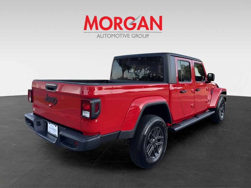2025 Jeep Gladiator - Photo 4