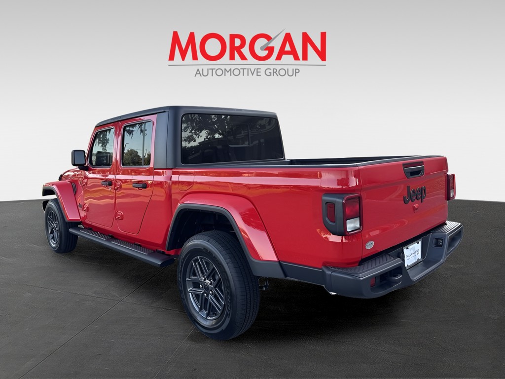 2025 Jeep Gladiator - Photo 5