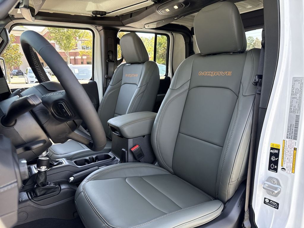 2025 Jeep Gladiator - Photo 10