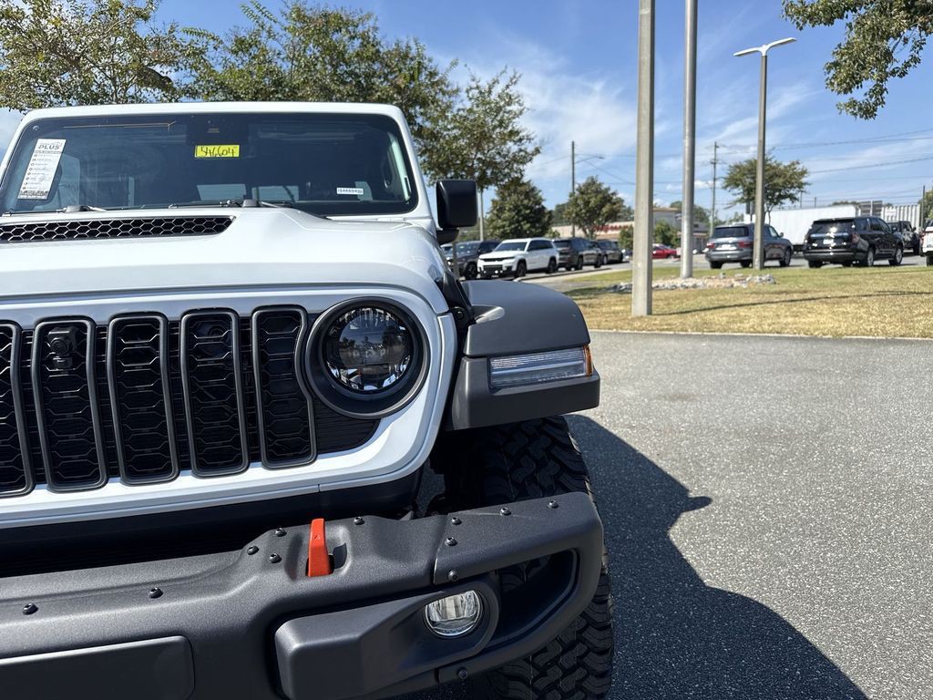 2025 Jeep Gladiator - Photo 8