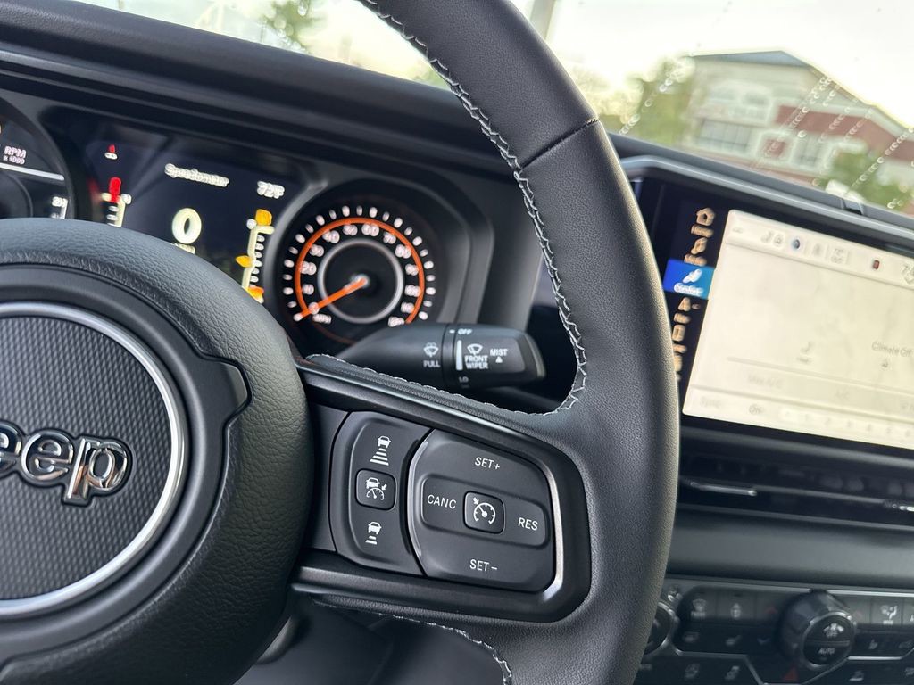 2025 Jeep Gladiator - Photo 15