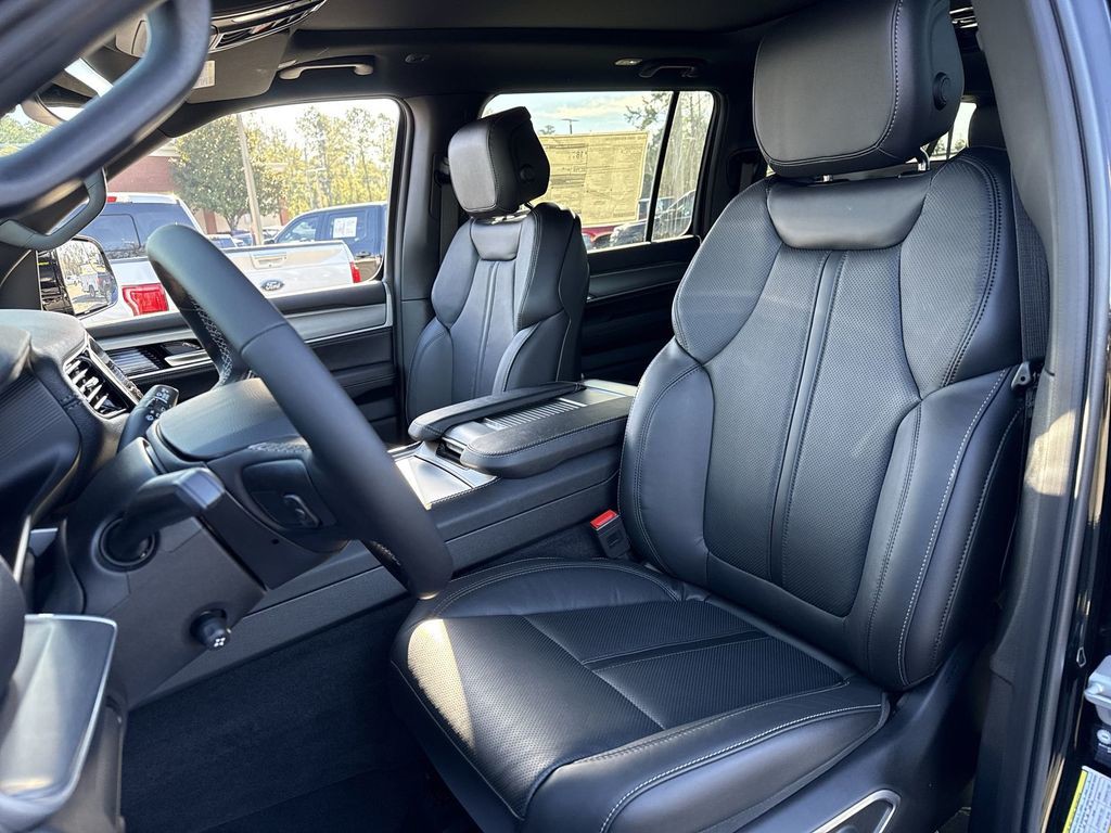 2026 Jeep Grand Wagoneer L - Photo 11