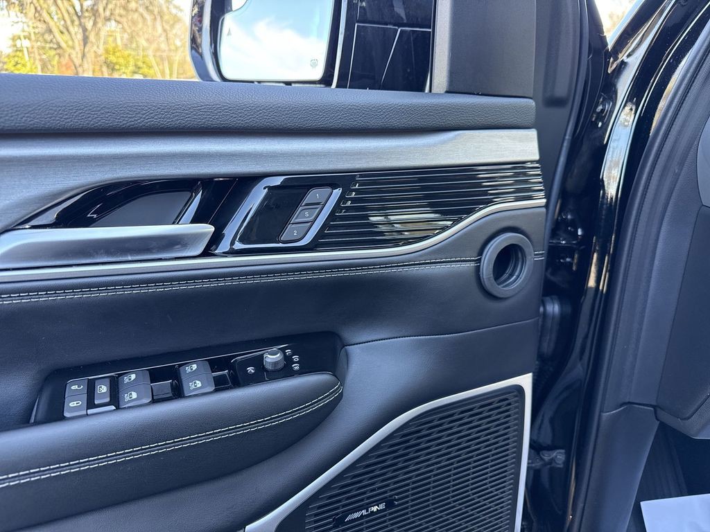2026 Jeep Grand Wagoneer L - Photo 12