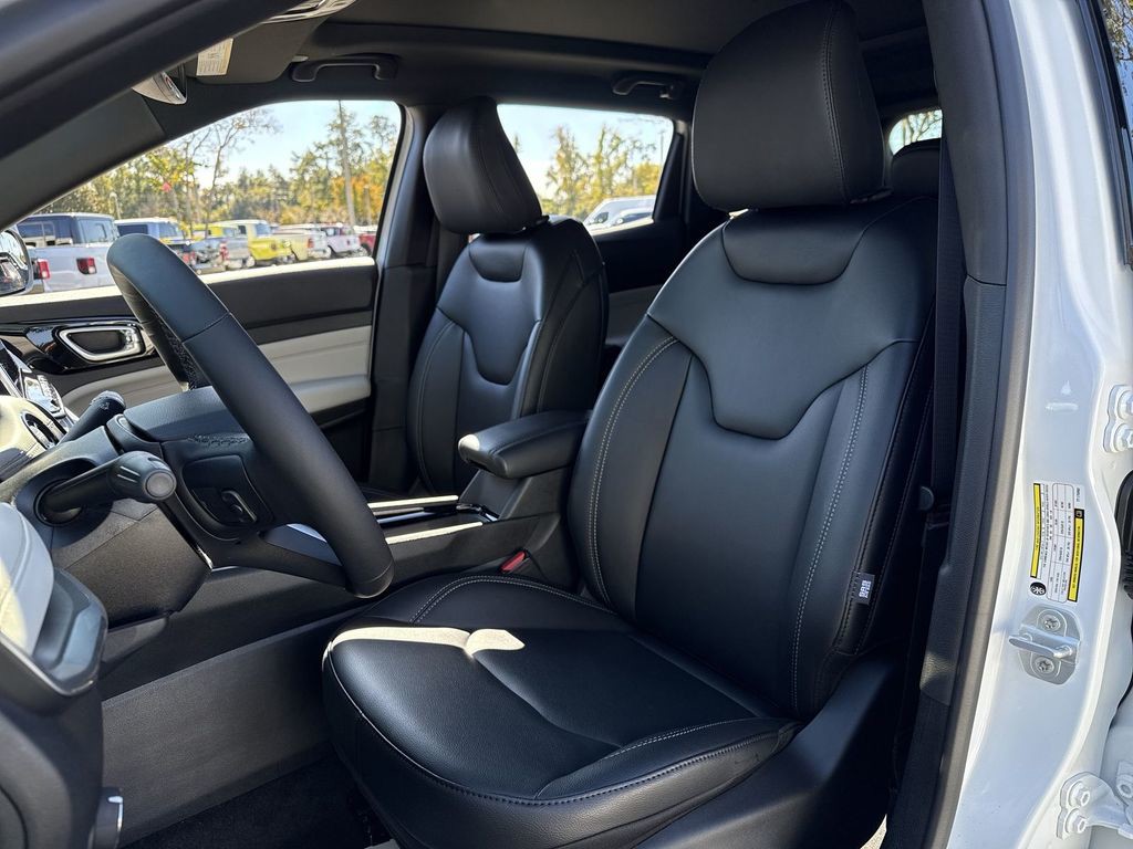 2026 Jeep Compass - Photo 11