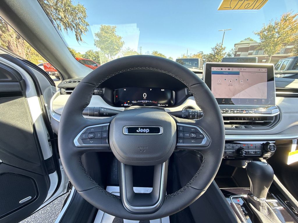 2026 Jeep Compass - Photo 13
