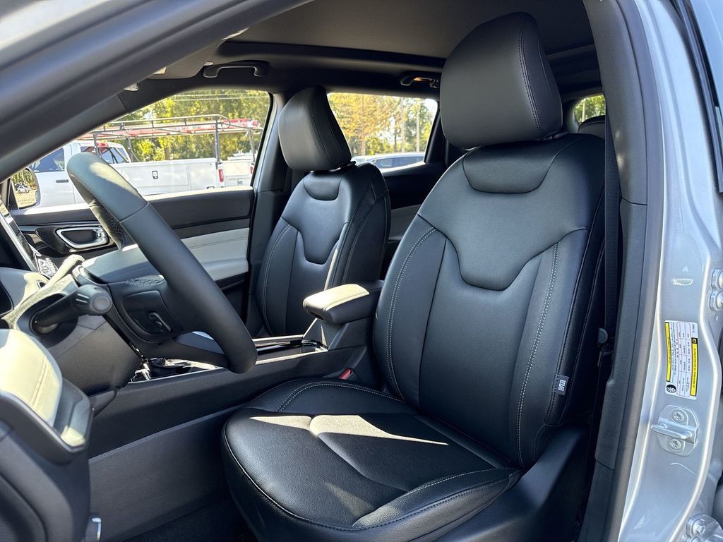2026 Jeep Compass - Photo 11