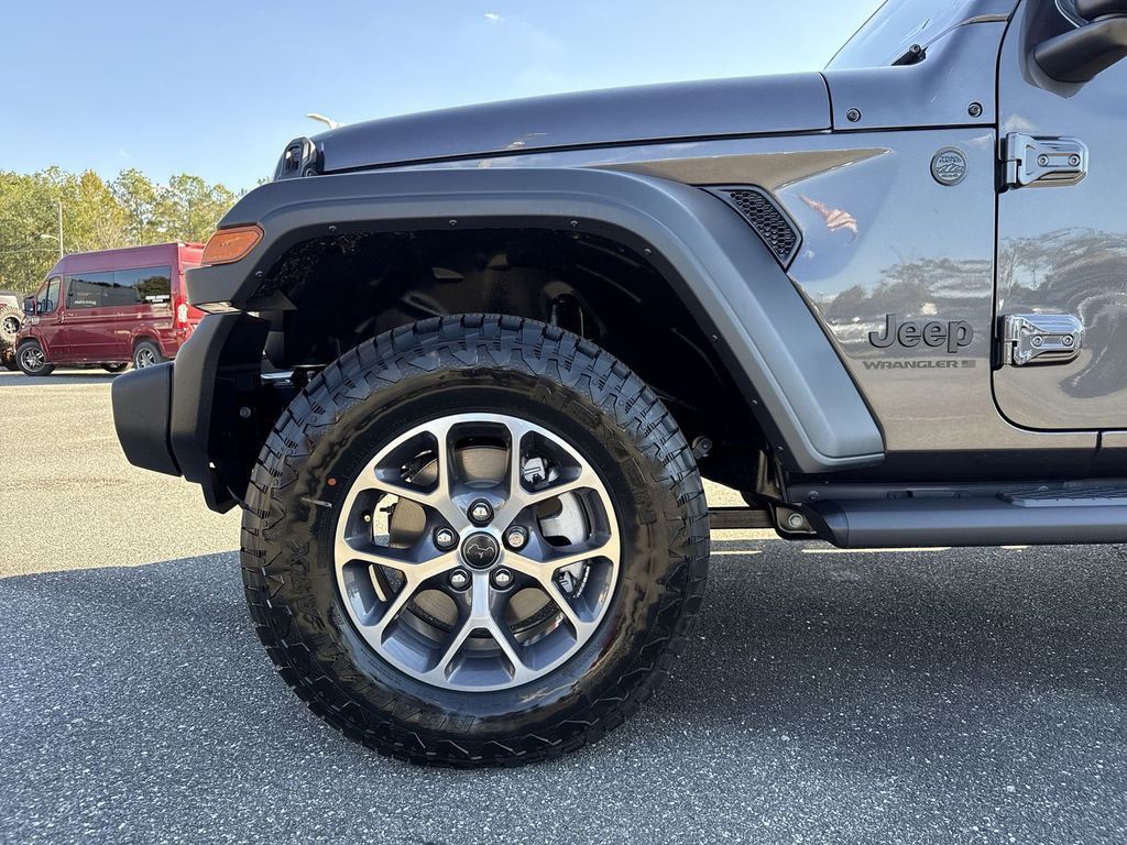 2026 Jeep Wrangler - Photo 10