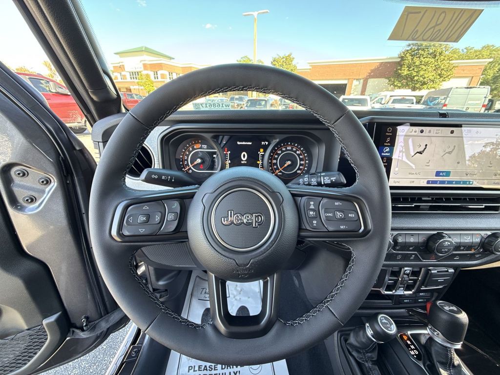 2026 Jeep Wrangler - Photo 14