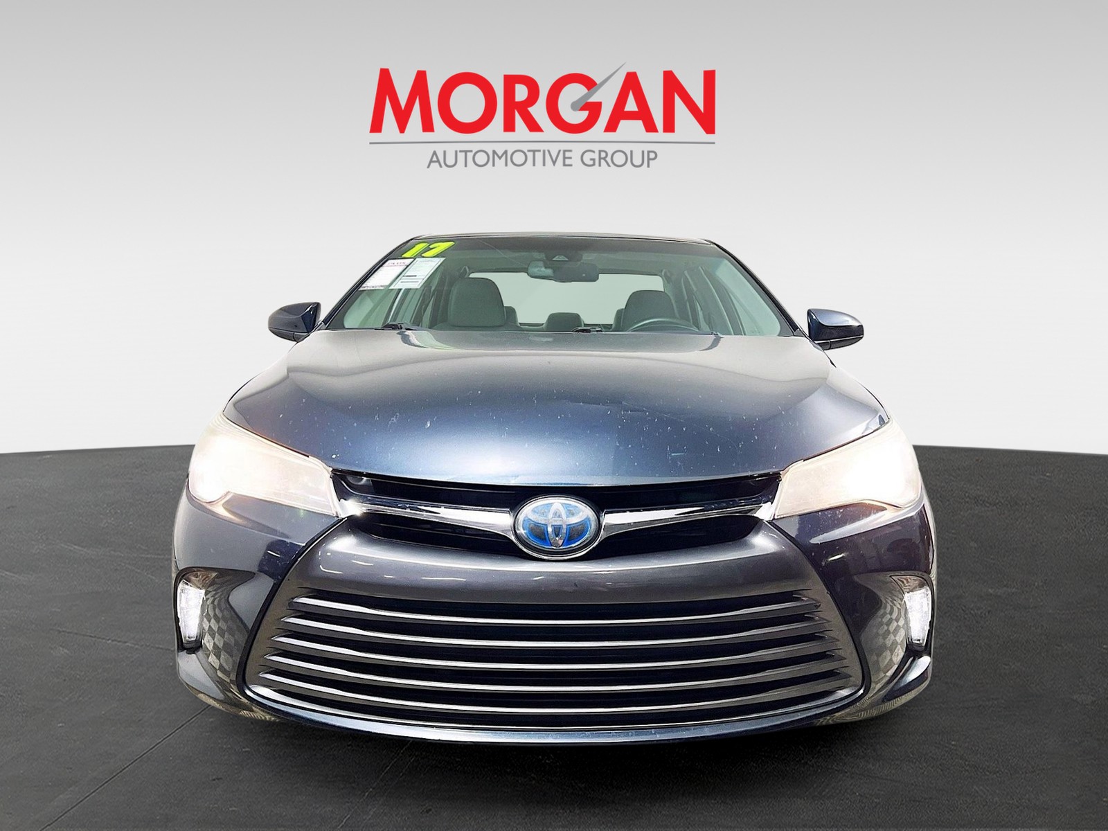 2017 Toyota Camry Hybrid - Photo 3