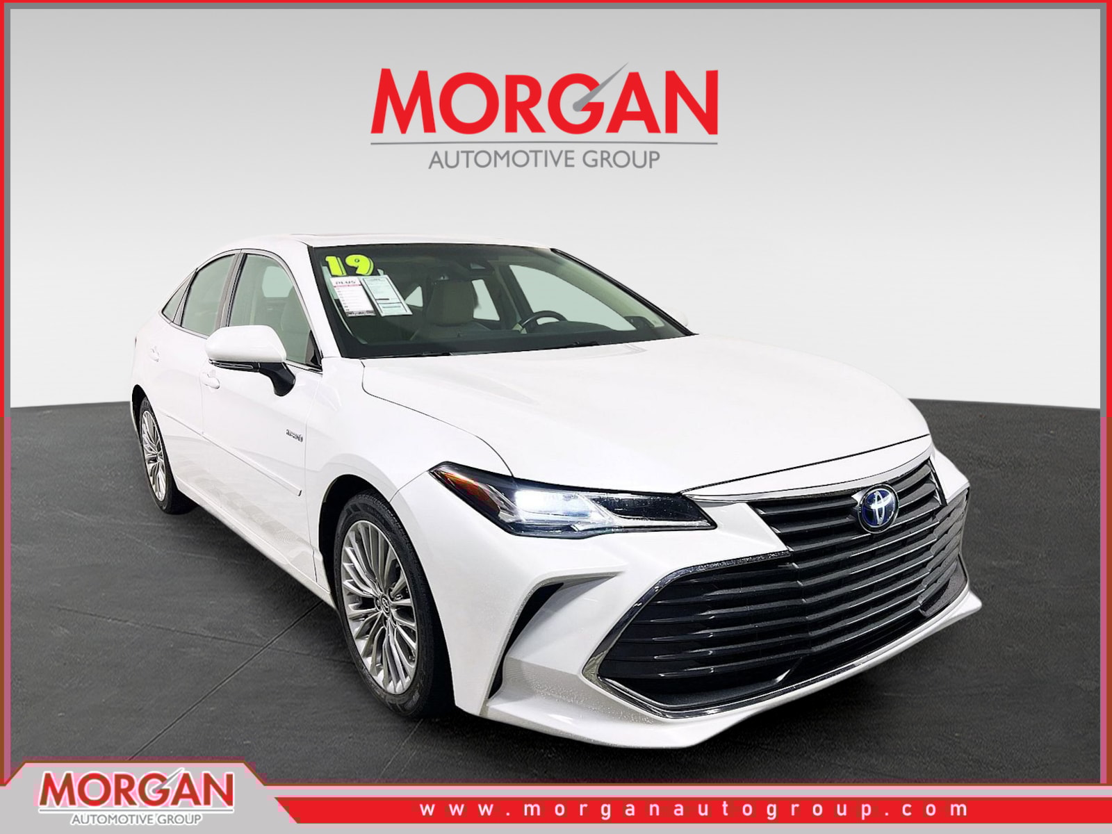 2019 Toyota Avalon Limited's photo