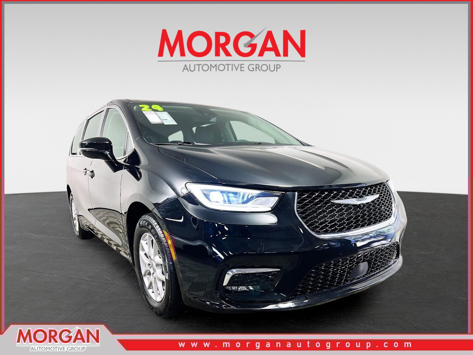 2024 Chrysler Pacifica Touring L's photo