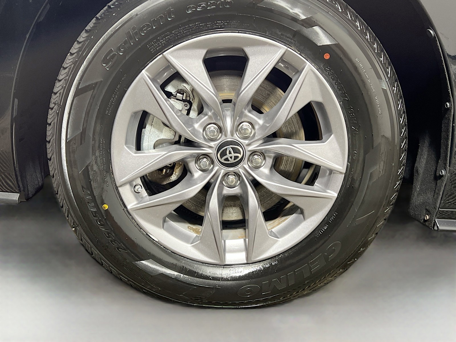2024 Toyota Sienna - Photo 11