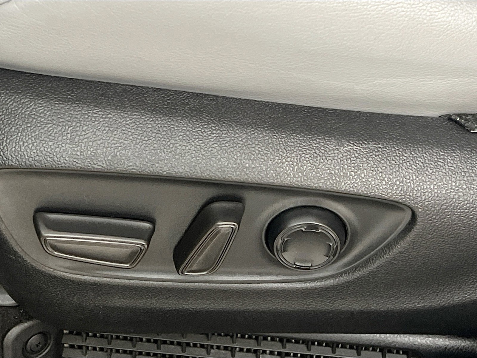 2024 Toyota Sienna - Photo 13